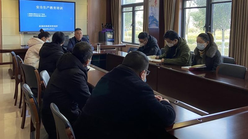 在对比会计网课平台的通过率时，可以从以下几个方面进行：